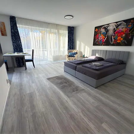 Апартаменты Ruhiges Saniertes Bei Hamburg Parkplatz Balkon Wlan