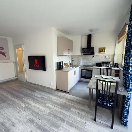 Апартаменты Ruhiges Saniertes Bei Hamburg Parkplatz Balkon Wlan Райнбек