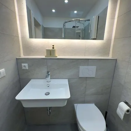 Апартаменты Ruhiges Saniertes Bei Hamburg Parkplatz Balkon Wlan Райнбек