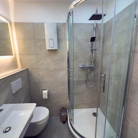 Ruhiges Saniertes Bei Hamburg Parkplatz Balkon Wlan Райнбек